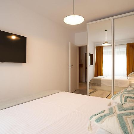 Moon Plaza Deluxe Studios Bukarest Kültér fotó