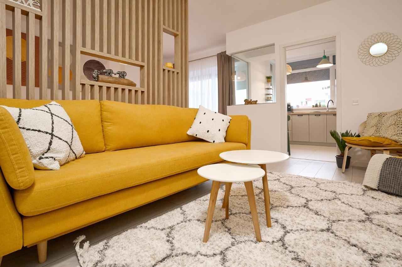 Moon Plaza Deluxe Studios Bukarest Kültér fotó