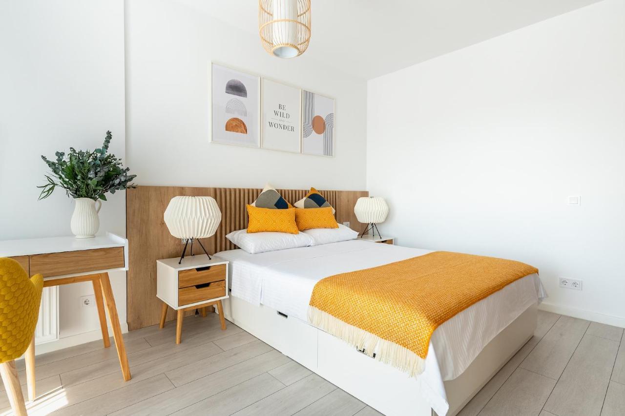 Moon Plaza Deluxe Studios Bukarest Kültér fotó