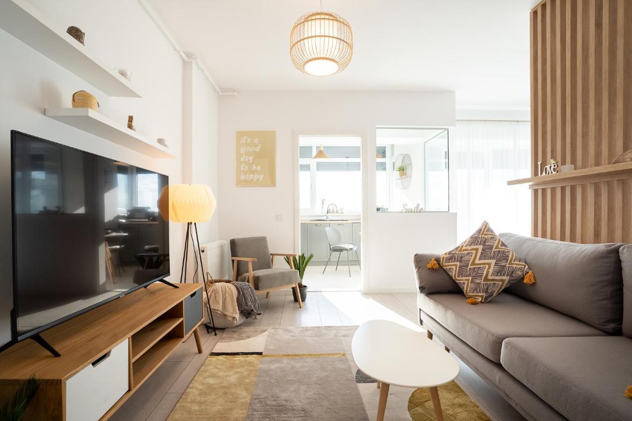 Moon Plaza Deluxe Studios Bukarest Kültér fotó