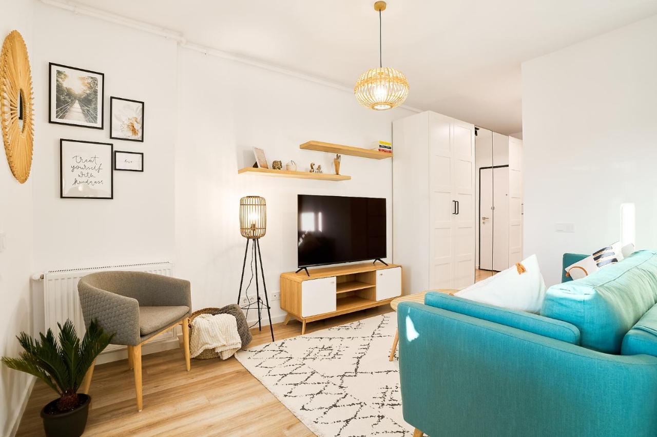 Moon Plaza Deluxe Studios Bukarest Kültér fotó