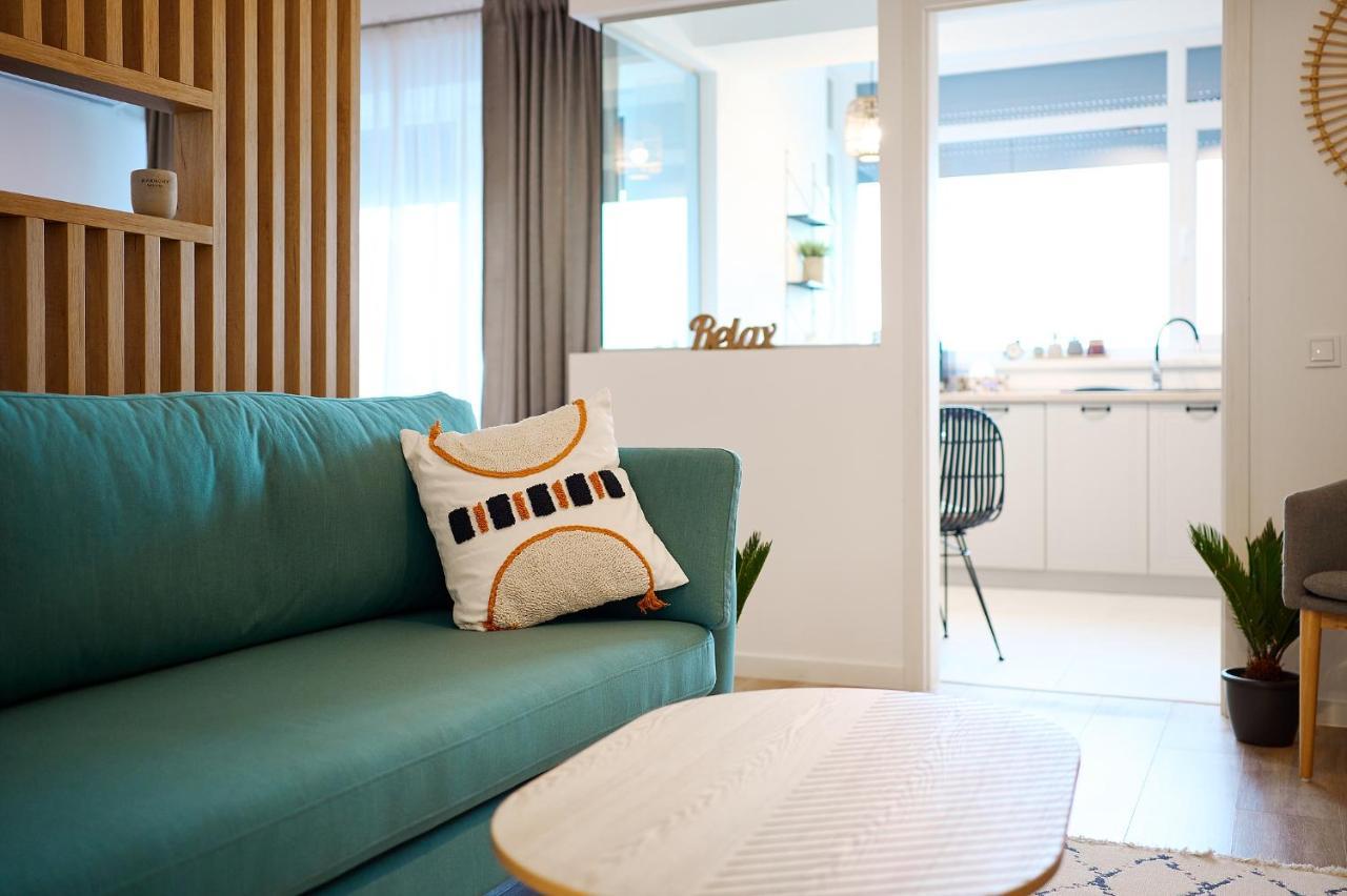 Moon Plaza Deluxe Studios Bukarest Kültér fotó