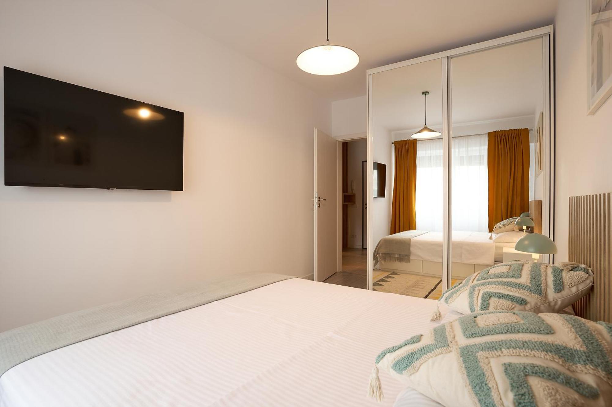 Moon Plaza Deluxe Studios Bukarest Kültér fotó