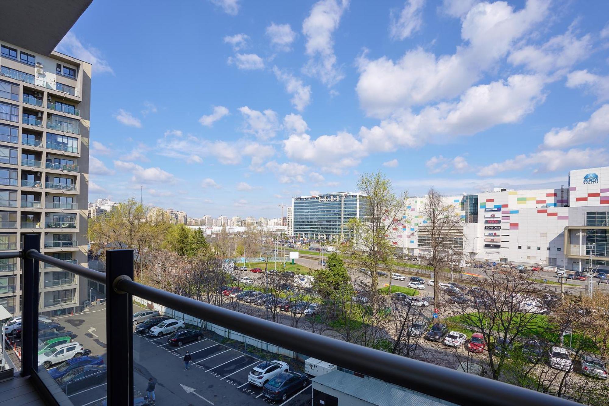 Moon Plaza Deluxe Studios Bukarest Kültér fotó